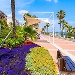 Brand New Chic - City, Pool & Apartment *