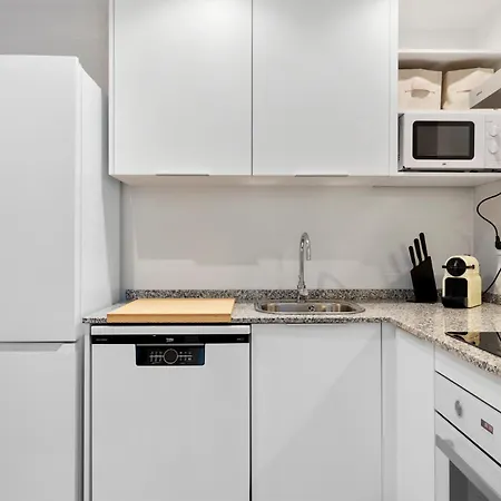 Brand New Chic - City, Pool & Appartement