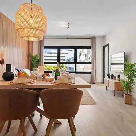 Brand New Chic - City, Pool & *