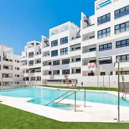 Brand New Chic - City, Pool & *