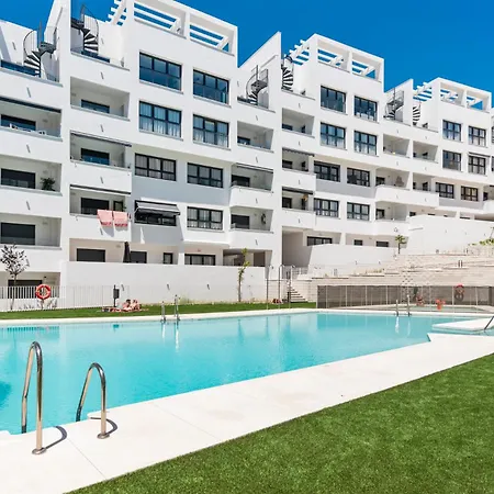 Brand New Chic - City, Pool & * Estepona