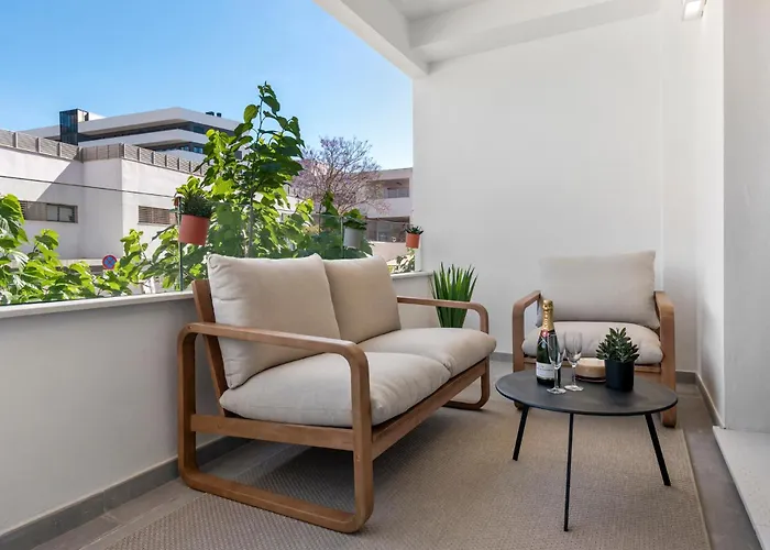 Brand New Chic - City, Pool & 아파트 *