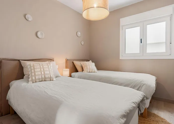 Brand New Chic - City, Pool & Apartment Estepona