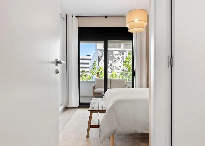 Brand New Chic - City, Pool & * Estepona