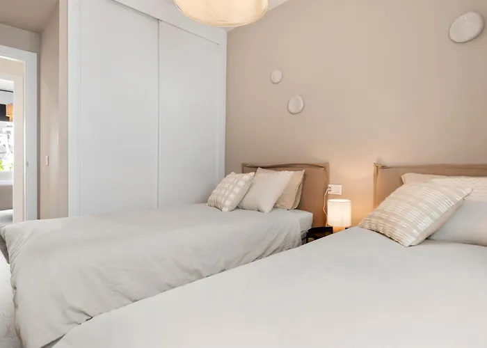 Brand New Chic - City, Pool & * Estepona