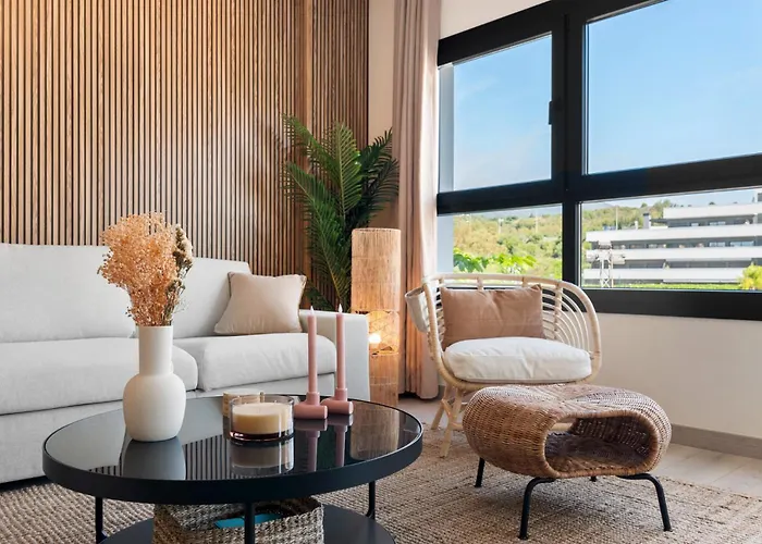 Brand New Chic - City, Pool & Apartment *