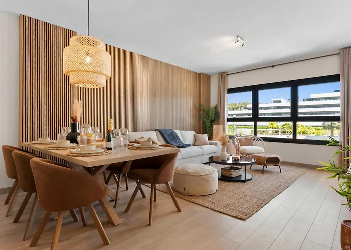 Brand New Chic - City, Pool &