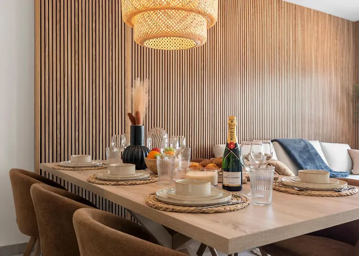 Brand New Chic - City, Pool & *