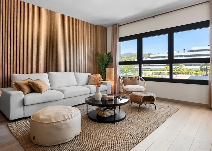 Brand New Chic - City, Pool & Apartment *