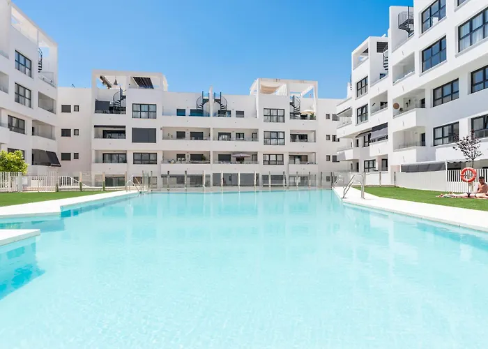 Brand New Chic - City, Pool & *